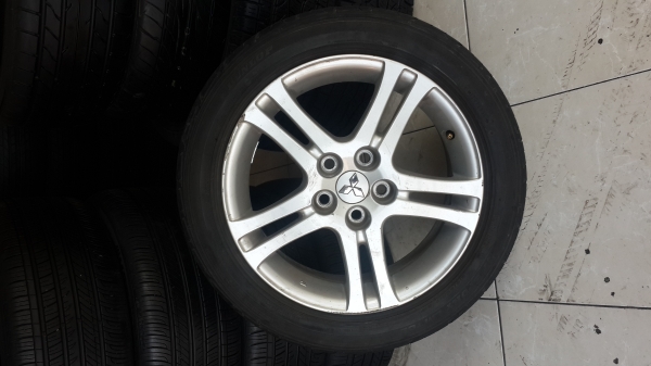 ขายล้อแม็กห้าก้านคู่ ขอบ17&rdquo; 5รู 114 เดิมติดรถ SpaceWagon ขายถูกทั้งชุด 4วง 5,000บาท โทร.0815818666 ชา