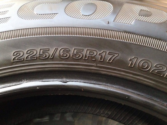ยาง Bridgstone 225-65-17 ปี 14 รุ่น Ecopla ครบชุด 4 เส้น 3500 ไม่ควรพลาด สภาพสวยๆไม่บวมดอกยางเหลือเยอะเอาไปวิ่งกันใด้อีกยาวค่ะ