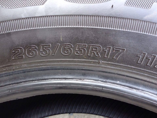 ยาง Bridgstone 265-65-17 ยาง Bridgstone ปี 14 รุ่น Ecopla EP 850 ครบชุด 4 เส้น 4500  ไม่ควรพลาด สภาพสวยๆไม่มีปะไม่บวมดอกยางเหลือเยอะ