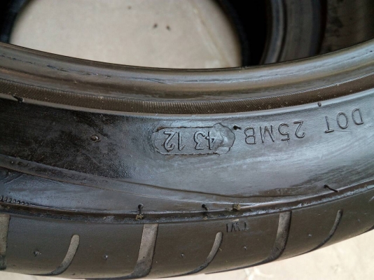 225/40R18 DURUN  SPORT-ONE  มี 1 เส้น tel.081-427-3941 ไอดีไลน์ 0814273941