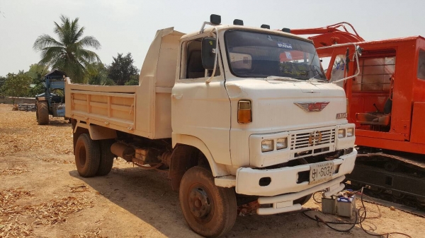 ขาย 6 ล้อดั้ม HINO KM310 เครื่อง 117 แรงม้า เฟืองท้าย F คัสซีสวยตลอดเส้น พวงมาลัยพาวเวอร์  ทะเบียนพร้อมโอน
