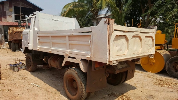 ขาย 6 ล้อดั้ม HINO KM310 เครื่อง 117 แรงม้า เฟืองท้าย F คัสซีสวยตลอดเส้น พวงมาลัยพาวเวอร์  ทะเบียนพร้อมโอน