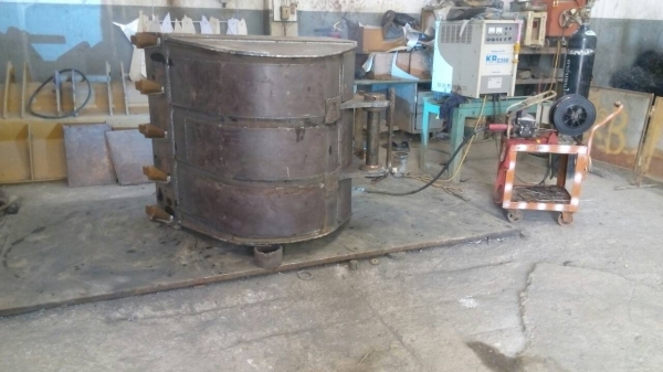 ขายและรับสั่งทำบุ้งกี้ รถแมคโค รับสั่งทำบุ้งกี้ตักดิน ขนาดแล้วแต่ความต้องการ   ทุกรุ่นทุกขนาดรถเล็ก รถใหญ่ รับประกันความเเข็งแรง เชื่อมโดยเครื่องเชื่อมอัตโมมัติ