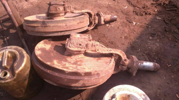 ขายชิ้นส่วนอะไหล่รถแทรกเตอร์ D-4 ของเก่า ถอดจากตัวรถ สภาพสวย มีเฟืองขับ   เฟืองฟรีเนี่ยน หัวฮันเดอร์ ล้อนำ พร้อมใช้งาน