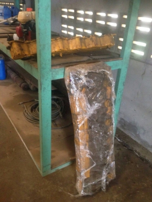 ขายฝาสูบรถแทรกเตอร์ D-5-D 43-Vหัวแชมเมอร์ ฝาบาง ฝานอกสภาพสวยมาก   ขายพร้อมฝาครอบวาวกระเดื่องวาว