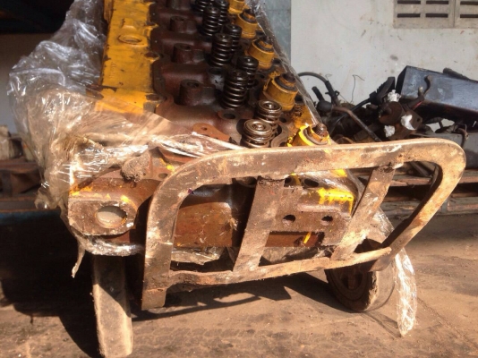 ขายฝาสูบรถแทรกเตอร์ D-5-D 43-Vหัวแชมเมอร์ ฝาบาง ฝานอกสภาพสวยมาก   ขายพร้อมฝาครอบวาวกระเดื่องวาว