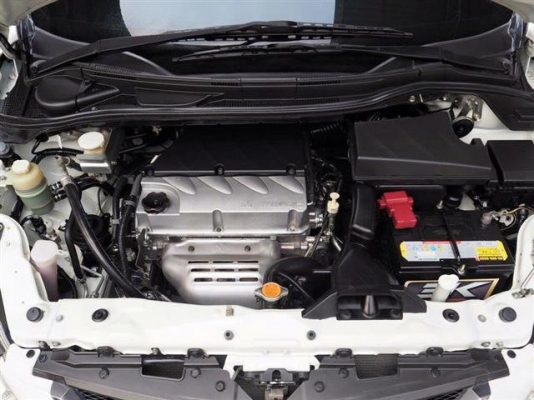 MitSuBiShi Space WaGon 2.4GT สีขาว ปี2009