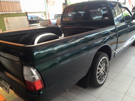 MitSuBiShi StraDa 2.5GL cab สีเขียว ปี2004 MitSuBiShi StraDa 2.5GL cab สีเขียว ปี2004