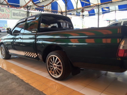 MitSuBiShi StraDa 2.5GL cab สีเขียว ปี2004 MitSuBiShi StraDa 2.5GL cab สีเขียว ปี2004