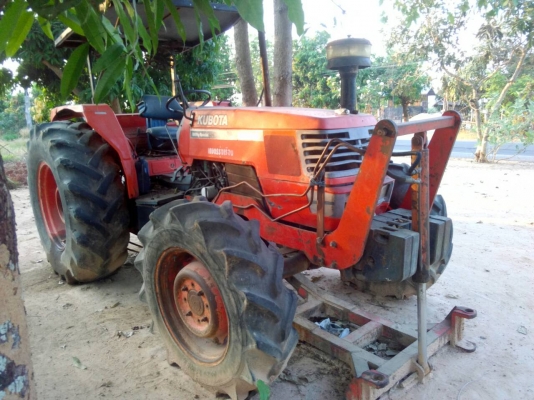 ( ปรับราคาด่วน 290000)ขายรถไถคูโบต้า m9000  พร้อมอุปกรณ์ ใบมีดดันหน้า ผาน 7