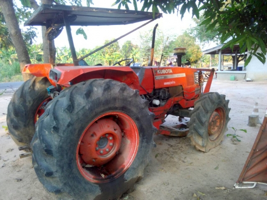 ( ปรับราคาด่วน 290000)ขายรถไถคูโบต้า m9000  พร้อมอุปกรณ์ ใบมีดดันหน้า ผาน 7