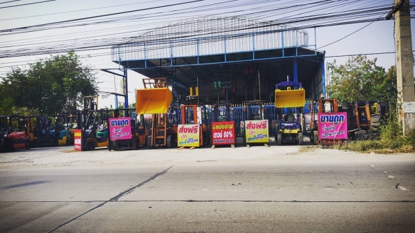 แหล่งรวมรถโฟลค์ลิฟท์มีงาเทอิ้งค์ฟอร์คภาคตะวันออกเป็นรถเสาสูง4.30เมตรแถมบุ๊งกี๋ฟรีเราจัดส่งฟรีทั่วประเทศ/มองหารถงากระดกงาเทอิ้งค์ตักก้อนขี้ยางพารายางถ้วย ราคาใหนเรายินดีจัดหาให้ตามงบประมาณของพี่ๆ