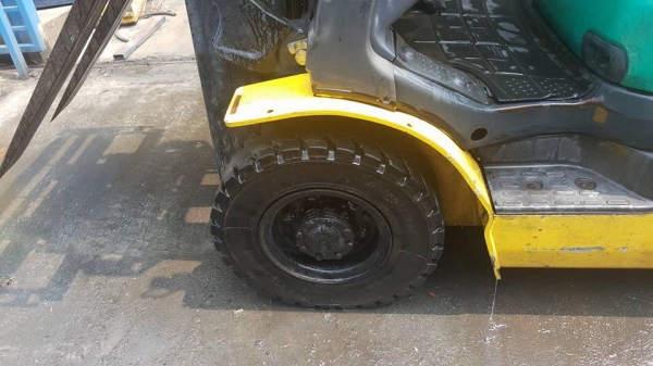 แหล่งรวมรถโฟลค์ลิฟท์มีงาเทอิ้งค์ฟอร์คภาคตะวันออกเป็นรถเสาสูง4.30เมตรแถมบุ๊งกี๋ฟรีเราจัดส่งฟรีทั่วประเทศ/มองหารถงากระดกงาเทอิ้งค์ตักก้อนขี้ยางพารายางถ้วย ราคาใหนเรายินดีจัดหาให้ตามงบประมาณของพี่ๆ