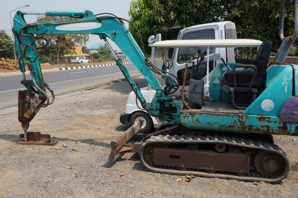 ขายรถขุด KOMUTSU PC10-7  พร้อมหัวเบรคเกอร์