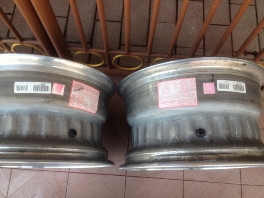 ล้อเเท้ CENTER LINE 15กว้าง8นิ้ว4ลูกอ๊อฟลึกๆสีเดิมๆเก่าญี่ปุ่นเเท้สภาพสวยมากๆ