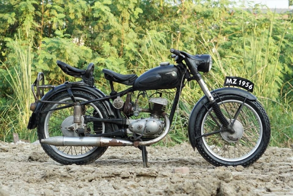 วุฒิ นนบุรี ขาย MZ125cc. ปี1956 หยดน้ำรถสวยเดิมแห้งๆ