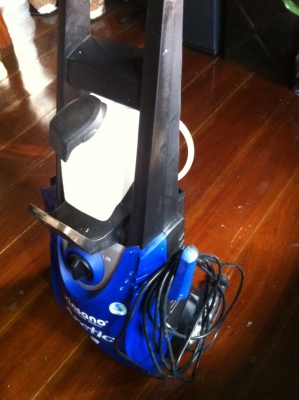 เครื่องฉีดน้ำแรงดันสูง 120 บาร์ เคยใช้งานแค่สองครั้ง ซื้อมาแค่สองเดือนกว่า ใช้งานปกติ 100\%