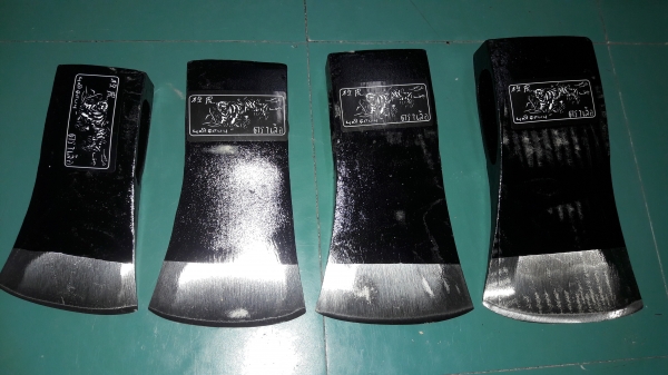 ขายหัวขวาน3 1/2,2 3/4,2,1 1/4ปอน HULT'S CELEBRATED AXES. MADE IN SWEDEN. ขายหัวขวาน3 1/2,2 3/4,2,1 1/4ปอน HULT'S CELEBRATED AXES. MADE IN SWEDEN.