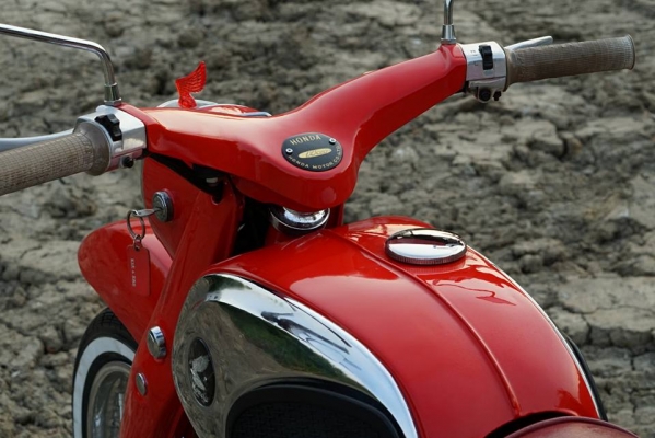 วุฒิ นนบุรี ขาย HONDA CS92 บินลี่ท่อยกหล่อๆรถเดิมๆสีแดงสด