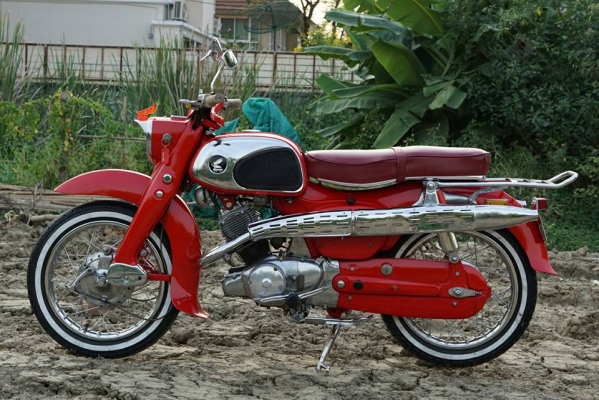 วุฒิ นนบุรี ขาย HONDA CS92 บินลี่ท่อยกหล่อๆรถเดิมๆสีแดงสด