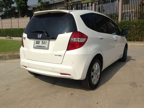 HONDA JAZZ 2012 รองท๊อป สวยสภาพป้ายแดง HONDA JAZZ 2012 รองท๊อป สวยสภาพป้ายแดง