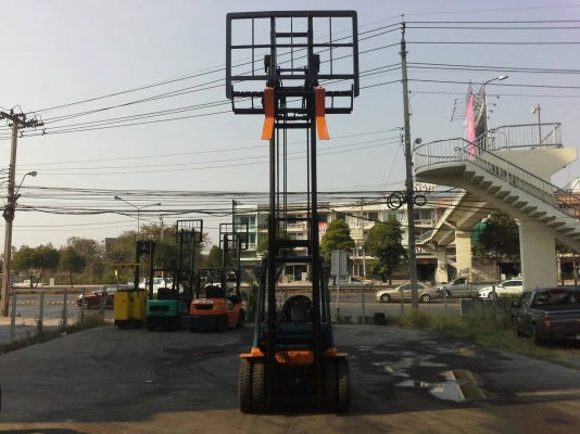 TOYOTA7FD25ขนาด2.5ตัน เสาสูง4เมตร ฮิ้งฟอร์คหน้ากว้าง กระบอกไฮโดรลิกคู่ เกียร์ธรรมดา เครื่องยนต์ดีเซล2Z รับประกันเครื่องเกียร์3เดือน ราคาต่อรองได้0816161541