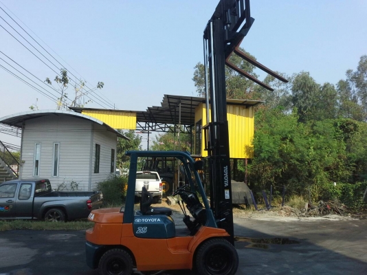 TOYOTA7FD25ขนาด2.5ตัน เสาสูง4เมตร ฮิ้งฟอร์คหน้ากว้าง กระบอกไฮโดรลิกคู่ เกียร์ธรรมดา เครื่องยนต์ดีเซล2Z รับประกันเครื่องเกียร์3เดือน ราคาต่อรองได้0816161541