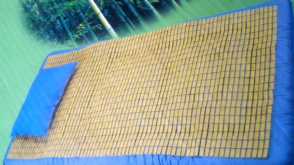 เสื่อไม้ไผ่ลดอการเจ็บหลังและช่วยเพิ่มการระบายอากาศปูบนพื้นหรือปูทับบนที่นอนวัสดุอืนๆช่วยป้องกันภูมิแพ้แบบถัดต่อเรียงกัน ขนาด 90 * 180 ซม.