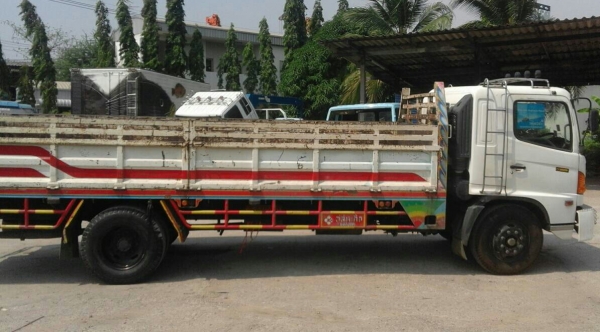 หกล้อ ฮีโน่ FG1J212ปี48ช่วงยาว6.50ม สภาพดีสวยพร้อมใช้งาน ทะเบียนพร้อมโอน