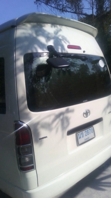 ขายรถตู้ commuter รถมือเดียวคับ 800000 บาท