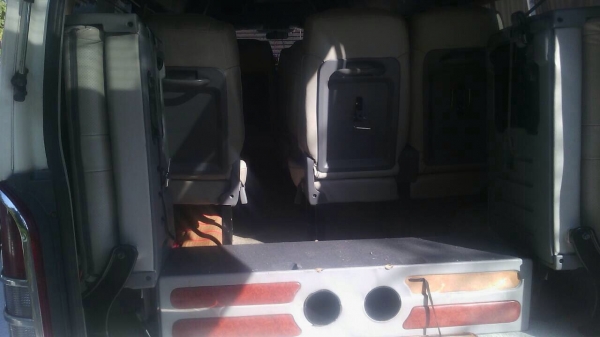 ขายรถตู้ commuter รถมือเดียวคับ 800000 บาท