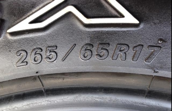 ยาง All Falken 265 65 17 สิ้นปี12 ดอกเต็ม พร้อมใช้งาน ราคาไม่แพง