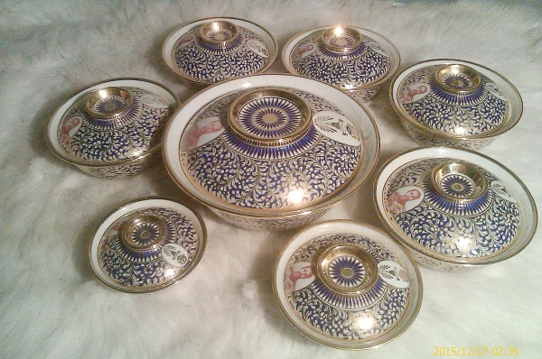 ชามชุด เบญจรงค์