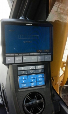 ขายแม็คโคร komatsu PC 130  รุ่น8 ดาวน์/สด