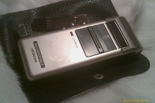 เครื่องโกนหนวดไฟฟ้า HITACHI แบบชาร์ทไฟ