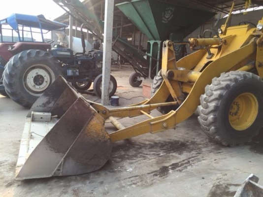 ขายด่วน รถตักล้อยาง KOMATSU 510 กรองคู่ เครื่องดี เกียร์ดี เบรคต้องเช็ค ขายด่วน รถตักล้อยาง KOMATSU 510 กรองคู่ เครื่องดี เกียร์ดี เบรคต้องเช็ค