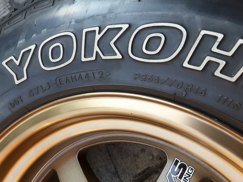 TE37x + Yokohama AT 265/70/16 ปลายปี12 สวยๆ 1ชุด 5วง