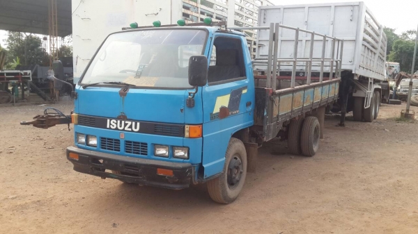 ขายด่วน6ล้อเล็ก อีซูซุ100แรง ช่วงยาว4เมตรรถพร้อมใช้ทะเบียนม.79 ขายด่วน6ล้อเล็ก อีซูซุ100แรง ช่วงยาว4เมตรรถพร้อมใช้ทะเบียนม.79