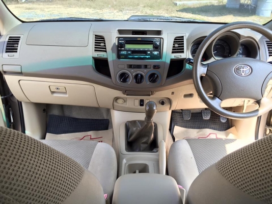 ขาย VIGO เครื่อง 2500 ตัว E แค๊ป  ปี 2006 - 2549  กระจกไฟฟ้า เครื่องเงียบ วิ่งดีเยี่ยม ช่างล่างแน่