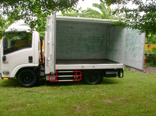 ขายตู้แห้ง ประตู 4 บาน สภาพสวยๆใช้น้อยใส่รถ ISUZU คัทซีกว้าง 70 ซม.