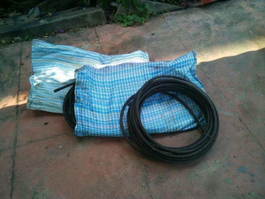 ขายลวดสลิง มือสอง สภาพดี ยาวประมาณ 15เมตร ลวดสลิง มือสอง สภาพดี ถอดจาก ลิฟต์  ขนาด 1.2ซม ยาวประมาน 12-15 เมตร เหมาะสำหรับ ก่อสร้าง หรือลากรถ  มี3ม้วน ขายเหมาราคา 2,000 บ. ซื้อม้วนเดียวราคา 900บาท  รับสินค้าได้ที่ เบเวอรี่แมนชั่น ถนนรามคำแหงซอย1/1  0892590