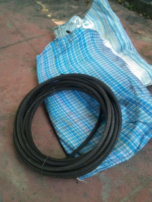 ขายลวดสลิง มือสอง สภาพดี ยาวประมาณ 15เมตร ลวดสลิง มือสอง สภาพดี ถอดจาก ลิฟต์  ขนาด 1.2ซม ยาวประมาน 12-15 เมตร เหมาะสำหรับ ก่อสร้าง หรือลากรถ  มี3ม้วน ขายเหมาราคา 2,000 บ. ซื้อม้วนเดียวราคา 900บาท  รับสินค้าได้ที่ เบเวอรี่แมนชั่น ถนนรามคำแหงซอย1/1  0892590