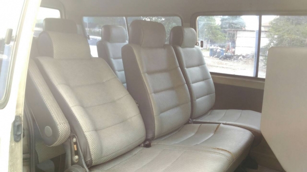 รถตู้ มิตซูบิชิ L300