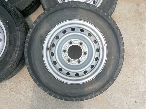 ขายล้อกะทะ15 6รู ยาง195R15   4 ล้อ4000