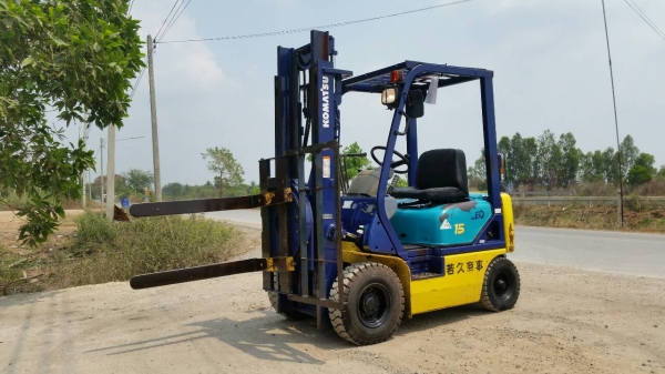 ขายด่วนรถยกKOMATSU FG15-16ยก1.5ตันเสาสูง3เมตรงาหมูน360องศาชั่วโม่งทำงานน้อยรถนอกเพิ่งนำเข้ามายังไม่เคยใช้งานในเมืองไทยเลย