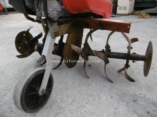 ขาย เครื่องพรวนดิน BENASSI BL35HS รหัสสินค้า : 80903563 Line ID: nihonmono www.nihonmono.com ขาย เครื่องพรวนดิน BENASSI BL35HS รหัสสินค้า : 80903563 Line ID: nihonmono www.nihonmono.com