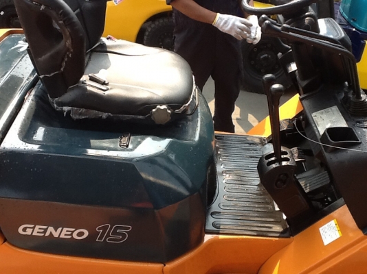 แหล่งรวมรถโฟลค์ลิฟท์งาเทฮิ้งค์ฟอร์คภาคตะวันออกงาเทงากระดกได้สำหรับตักยางก้อนยางถ้ายยางพาราและขี้ยาง