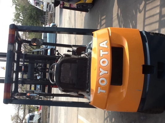 แหล่งรวมรถโฟลค์ลิฟท์งาเทฮิ้งค์ฟอร์คภาคตะวันออกงาเทงากระดกได้สำหรับตักยางก้อนยางถ้ายยางพาราและขี้ยาง