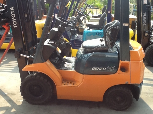 แหล่งรวมรถโฟลค์ลิฟท์งาเทฮิ้งค์ฟอร์คภาคตะวันออกงาเทงากระดกได้สำหรับตักยางก้อนยางถ้ายยางพาราและขี้ยาง