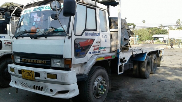 มิตซูบิชิ " หลง " กระบะพื้นเรียบ220แรง ยาว6.30เมตร แอร์เย็น เครื่องดี สีสวย สภาพพร้อมใช้**658,000** สอบถามโทร 0810745778 ลุงโหนกรับสาย